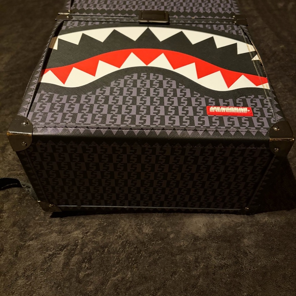 Sprayground Spraygatti Revv Chathranga Shark 1900 Backpack - Picture 11 of 11